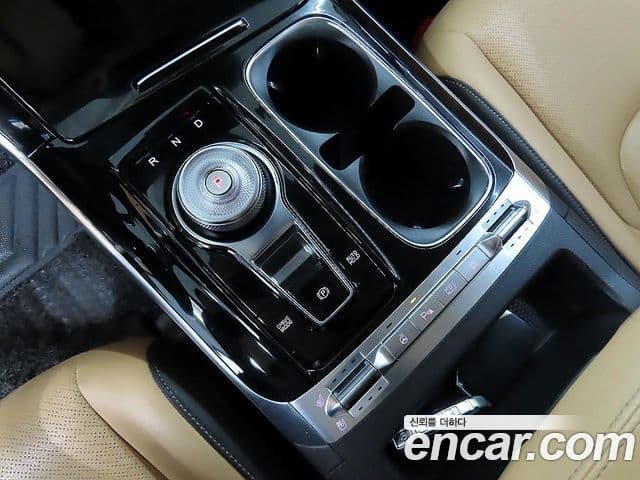 Kia Carnival 2020 — фото 9 из 20