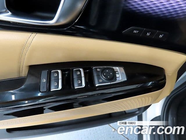 Kia Carnival 2020 — ფოტო 11/20