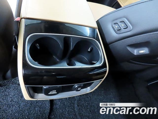 Kia Carnival 2020 — фото 12 из 20