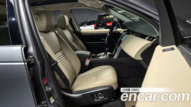Land Rover Discovery Sport 2022 — фото 10 из 20