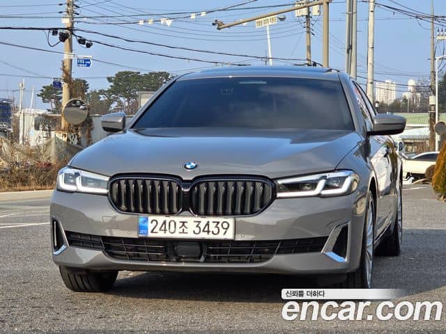 BMW 5 Series, 2022