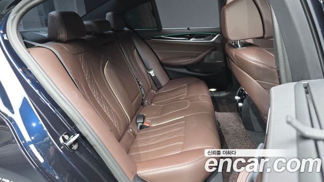 BMW 5 Series 2023 — Фото 12/20