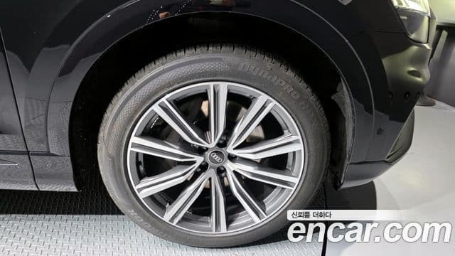 Audi Q8 2021 — ფოტო 5/20