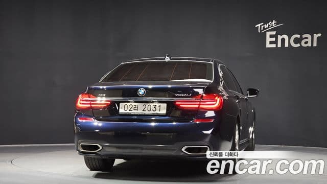 BMW 7 Series 2018 — ფოტო 4/20