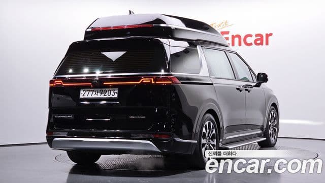 Kia Carnival 2021 — фото 2 из 19