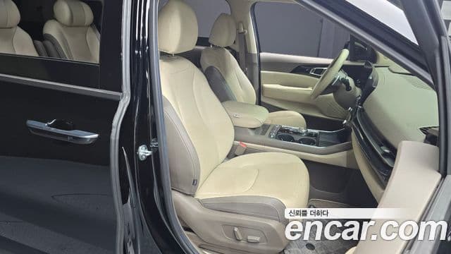Kia Carnival 2023 — ფოტო 12/20