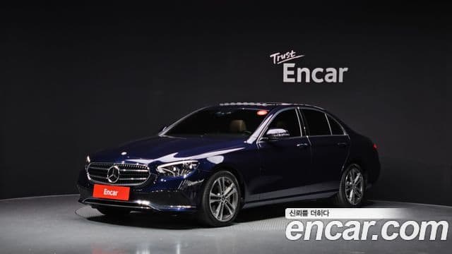 Mercedes-Benz E-Class 2021 — Photo 18/20