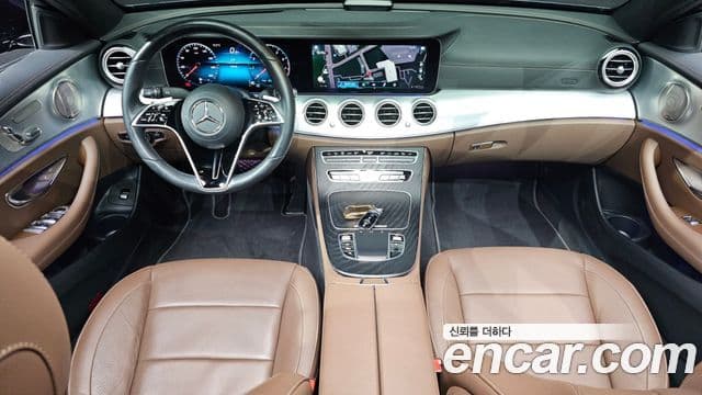 Mercedes-Benz E-Class 2021 — Photo 17/20