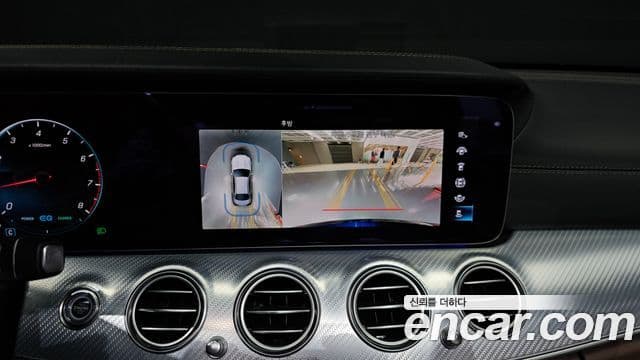 Mercedes-Benz E-Class 2021 — Photo 13/20