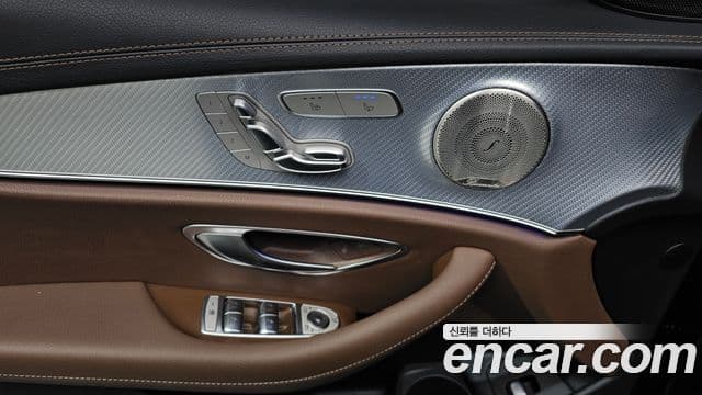 Mercedes-Benz E-Class 2021 — Photo 2/20
