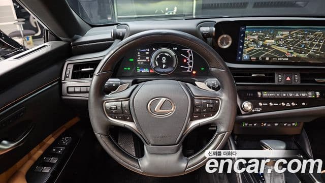 Lexus ES300h 2023 — Фото 13/20