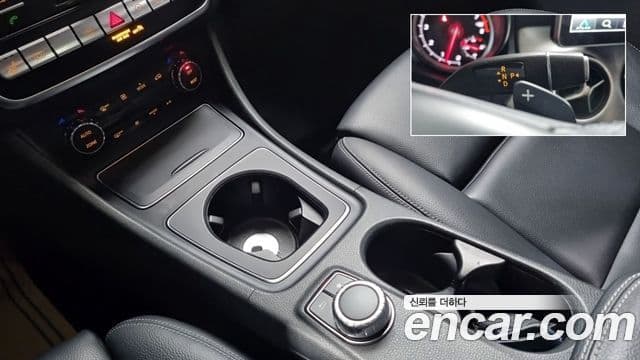 Mercedes-Benz GLA-Class 2018 — Şəkil 16/20