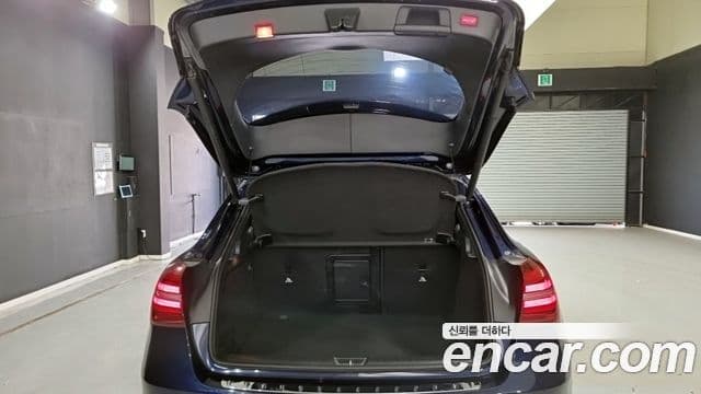 Mercedes-Benz GLA-Class 2018 — Şəkil 14/20