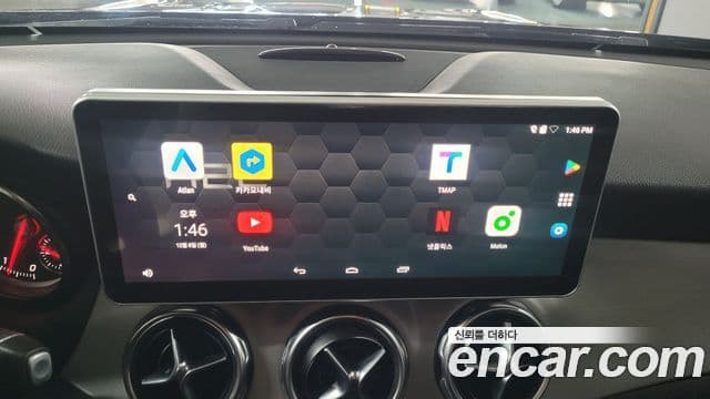 Mercedes-Benz GLA-Class 2018 — Şəkil 17/20