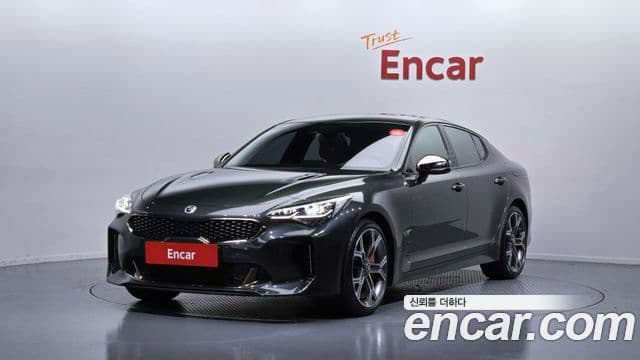 Kia Stinger 2019 — Фото 1/20