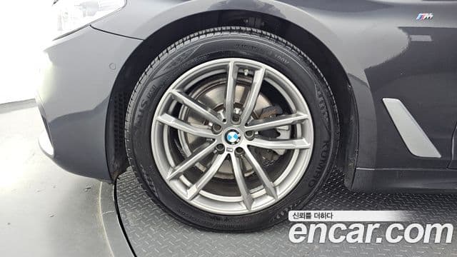 BMW 5 Series 2018 — Şəkil 5/20