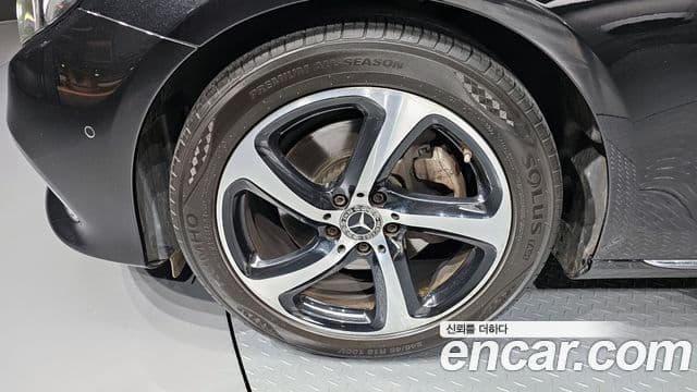 Mercedes-Benz E-Class 2019 — Фото 5/20
