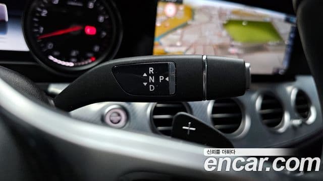 Mercedes-Benz E-Class 2019 — Фото 9/20