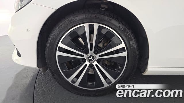 Mercedes-Benz E-Class 2020 — фото 5 из 20