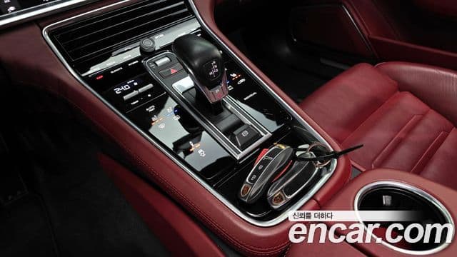 Porsche Panamera 2019 — Фото 9/20