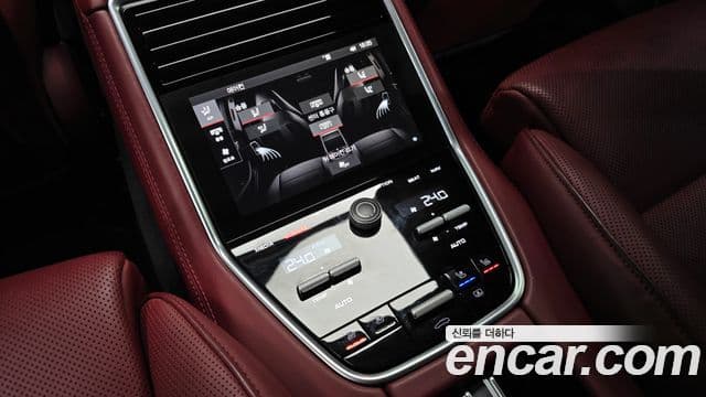 Porsche Panamera 2019 — Фото 17/20