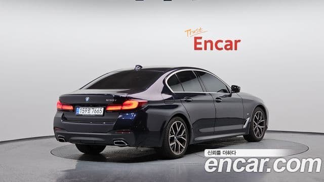 BMW 5 Series 2020 — ფოტო 2/20