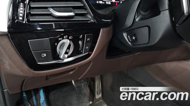 BMW 5 Series 2020 — ფოტო 19/20