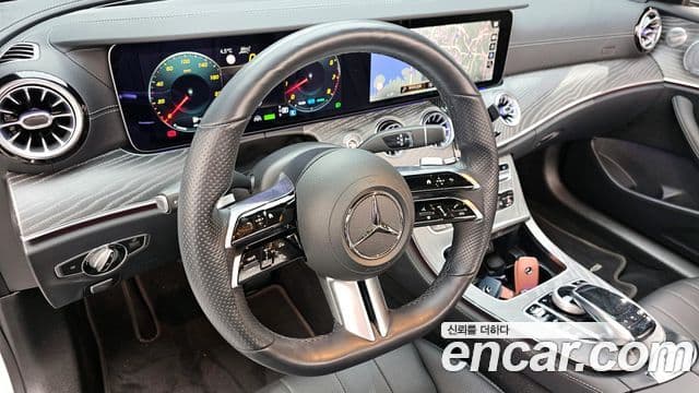 Mercedes-Benz E-Class 2021 — ფოტო 13/20