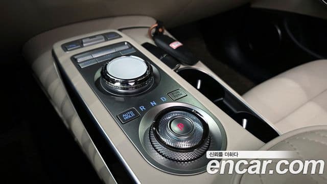 Genesis GV70 2023 — ფოტო 9/20
