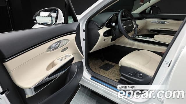 Genesis GV70 2023 — ფოტო 11/20