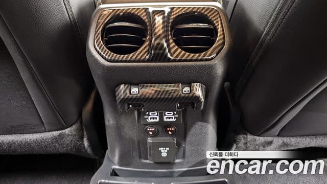 Jeep Wrangler 2023 — ფოტო 18/20