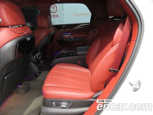 Bentley Bentayga 2018 — Şəkil 6/20