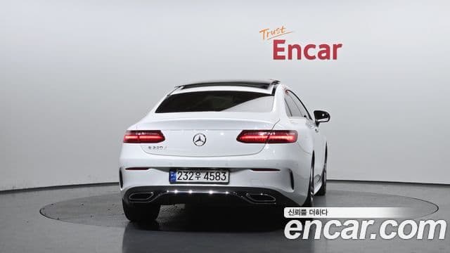 Mercedes-Benz E-Class 2019 — Şəkil 9/20