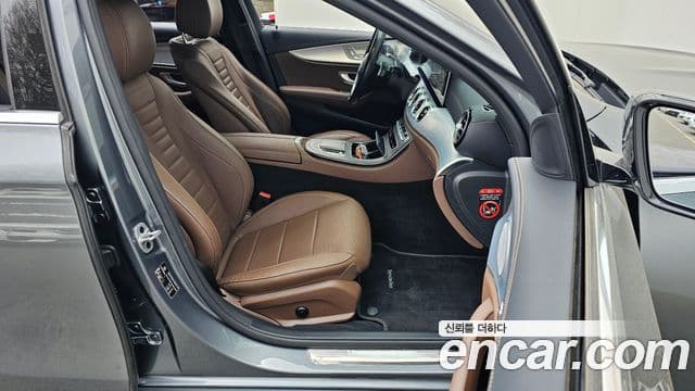 Mercedes-Benz E-Class 2021 — Şəkil 10/20