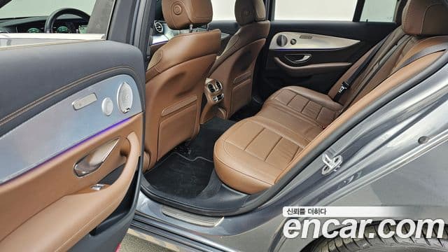 Mercedes-Benz E-Class 2021 — Şəkil 13/20