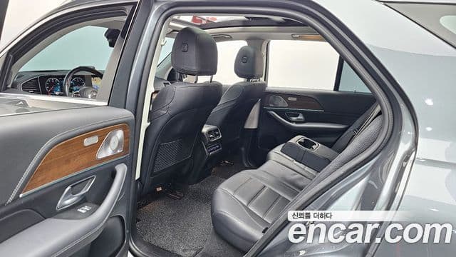 Mercedes-Benz GLE-Class 2021 — фото 11 из 20