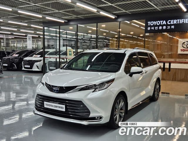 Toyota Sienna 2025 — Фото 10/20