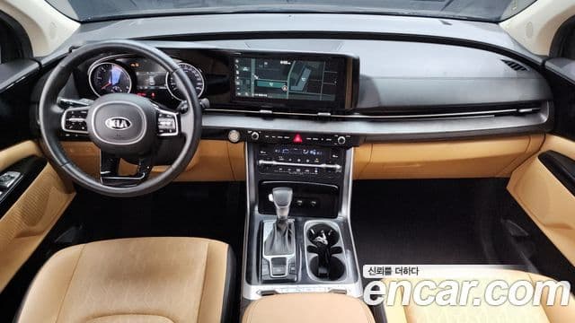 Kia Carnival 2020 — фото 7 из 20