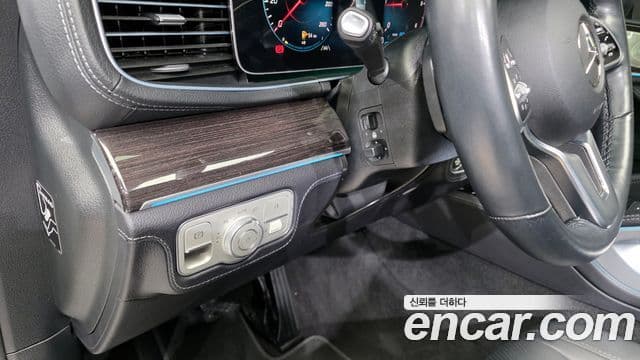 Mercedes-Benz GLE-Class 2023 — фото 15 из 20