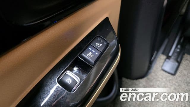 Kia Carnival 2023 — Şəkil 18/20