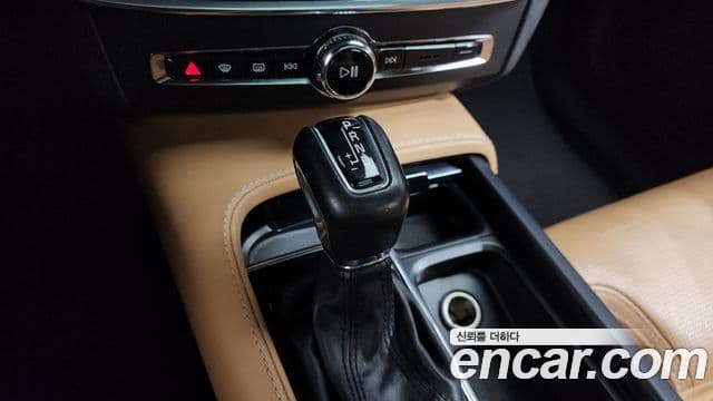 Volvo V90 Cross Country 2018 — ფოტო 9/20