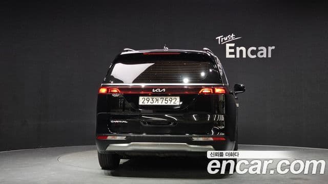 Kia Carnival 2021 — Фото 4/20