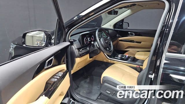 Kia Carnival 2021 — Фото 10/20