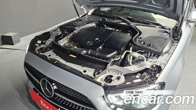 Mercedes-Benz E-Class 2022 — ფოტო 6/20