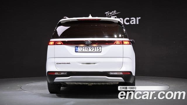 Kia Carnival 2020 — Фото 4/20
