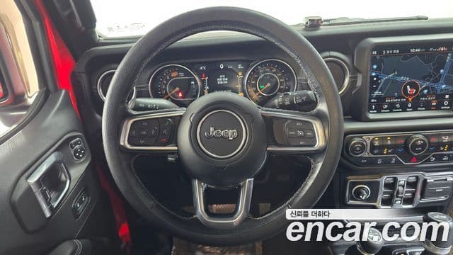 Jeep Wrangler 2021 — Фото 13/20