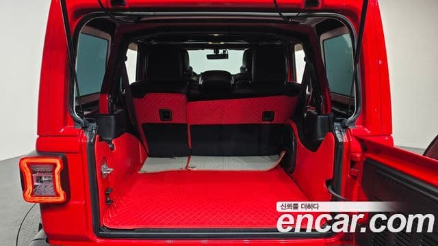 Jeep Wrangler 2021 — Фото 20/20