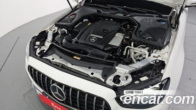 Mercedes-Benz E-Class 2022 — ფოტო 6/20