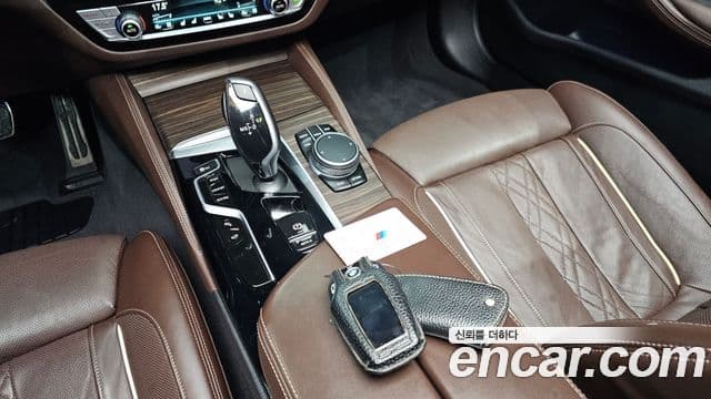 BMW 5 Series 2021 — Photo 11/20