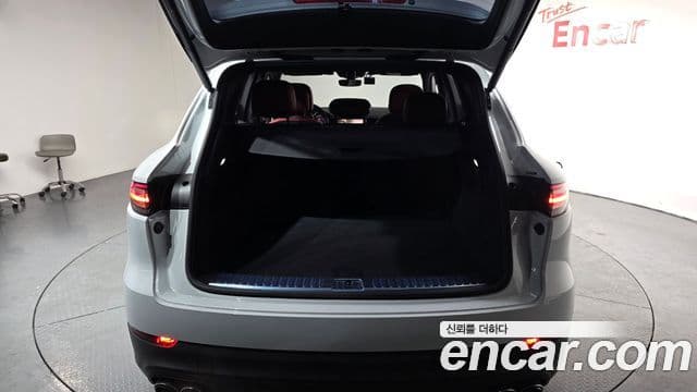 Porsche Cayenne 2023 — фото 20 из 20